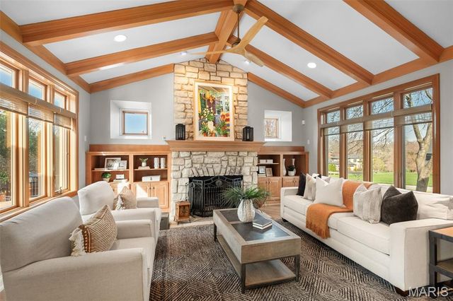 28 Ladue Meadows, St Louis, MO 63141
