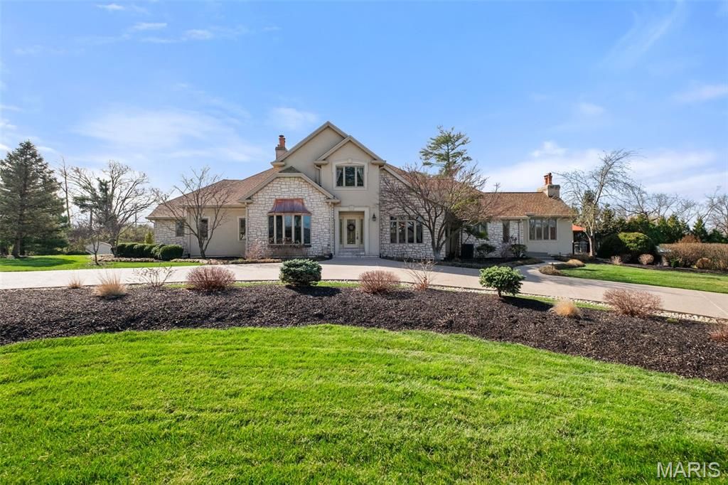 28 Ladue Meadows, St Louis, MO 63141