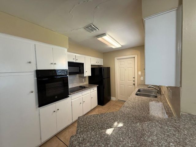 10331 Collingswood Road, La Porte, TX 77571