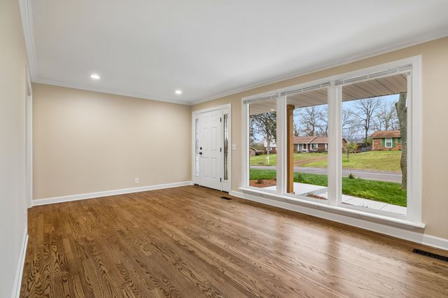 108 Crestmont Dr, Hendersonville, TN 37075