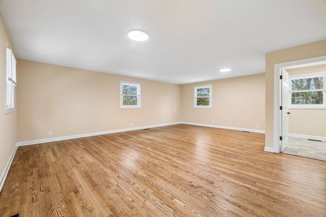 108 Crestmont Dr, Hendersonville, TN 37075