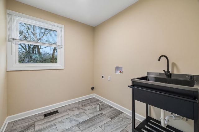 108 Crestmont Dr, Hendersonville, TN 37075