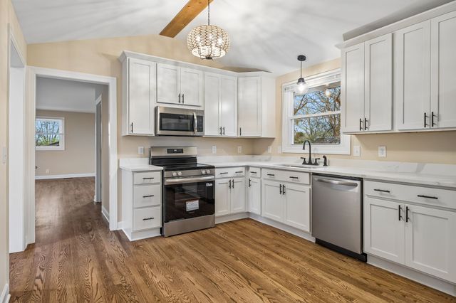 108 Crestmont Dr, Hendersonville, TN 37075