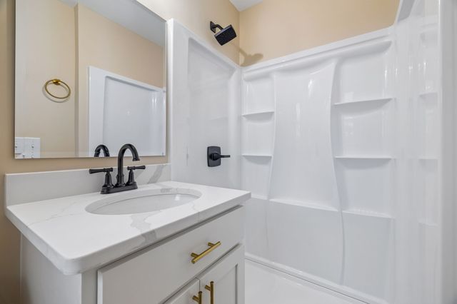 108 Crestmont Dr, Hendersonville, TN 37075