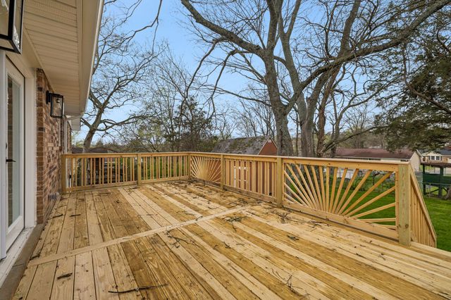 108 Crestmont Dr, Hendersonville, TN 37075