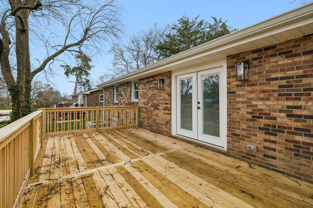 108 Crestmont Dr, Hendersonville, TN 37075