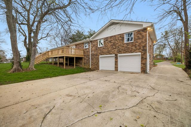 108 Crestmont Dr, Hendersonville, TN 37075