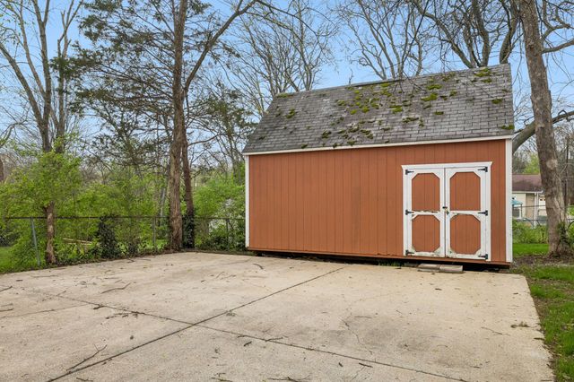 108 Crestmont Dr, Hendersonville, TN 37075