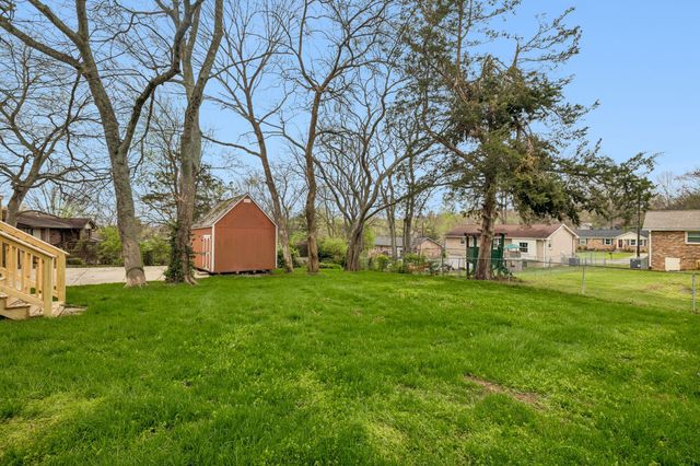 108 Crestmont Dr, Hendersonville, TN 37075