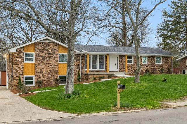 108 Crestmont Dr, Hendersonville, TN 37075