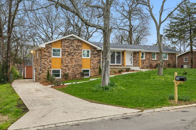 108 Crestmont Dr, Hendersonville, TN 37075