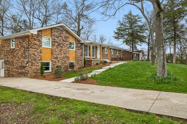 108 Crestmont Dr, Hendersonville, TN 37075