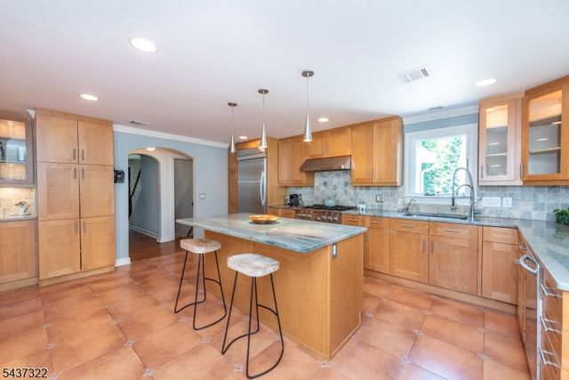 591 Highland Ave, Little Falls Twp., NJ 07043