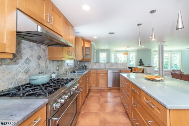 591 Highland Ave, Little Falls Twp., NJ 07043