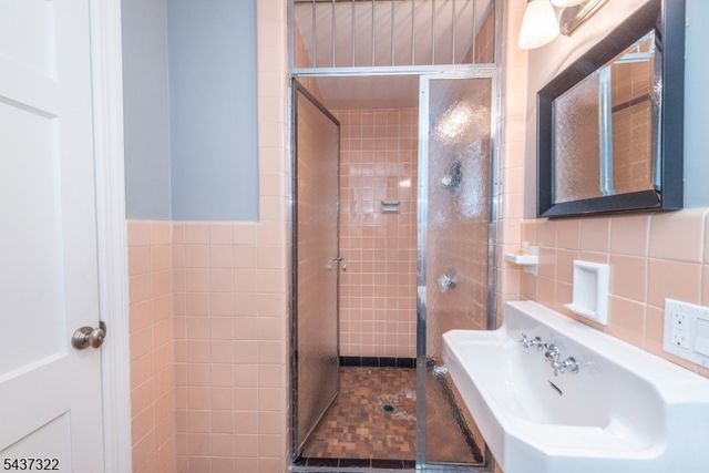 591 Highland Ave, Little Falls Twp., NJ 07043