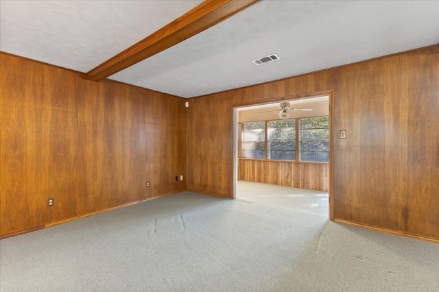 10714 Grove Oaks Boulevard, Dallas, TX 75217