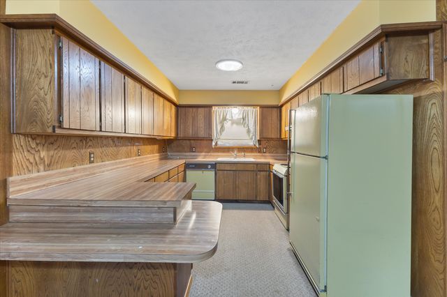 10714 Grove Oaks Boulevard, Dallas, TX 75217