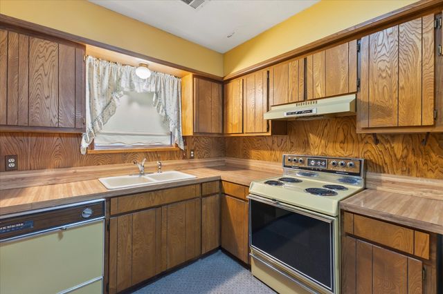 10714 Grove Oaks Boulevard, Dallas, TX 75217