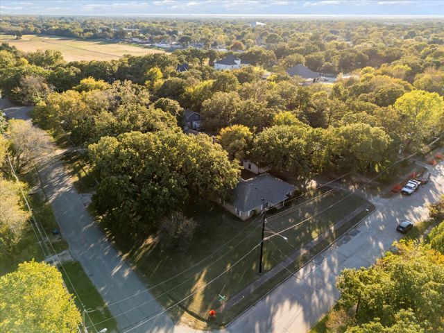 10714 Grove Oaks Boulevard, Dallas, TX 75217