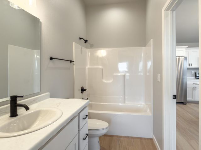 6290 87th Avenue S, Horace, ND 58047