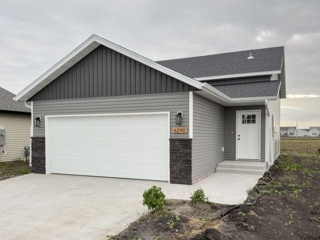 6290 87th Avenue S, Horace, ND 58047