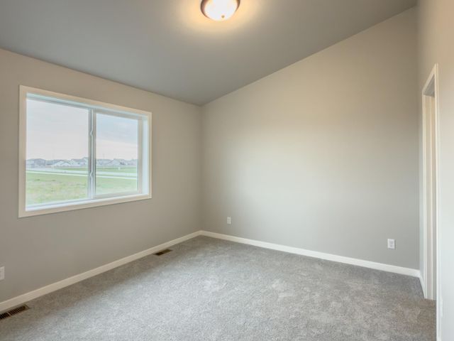 6290 87th Avenue S, Horace, ND 58047