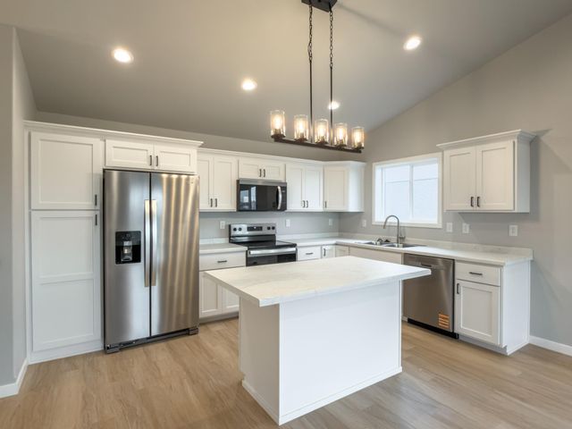 6290 87th Avenue S, Horace, ND 58047