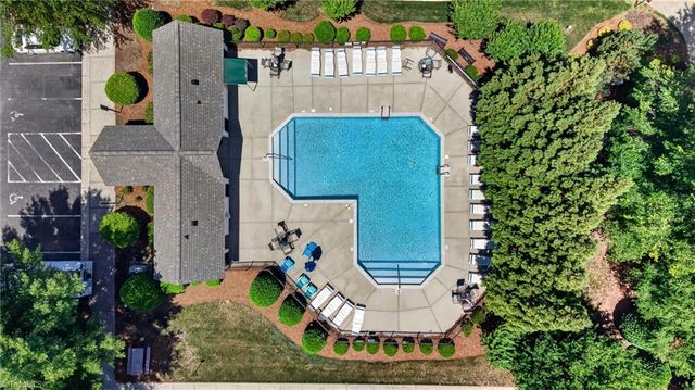 208 Blue Robin Way, Greensboro, NC 27409