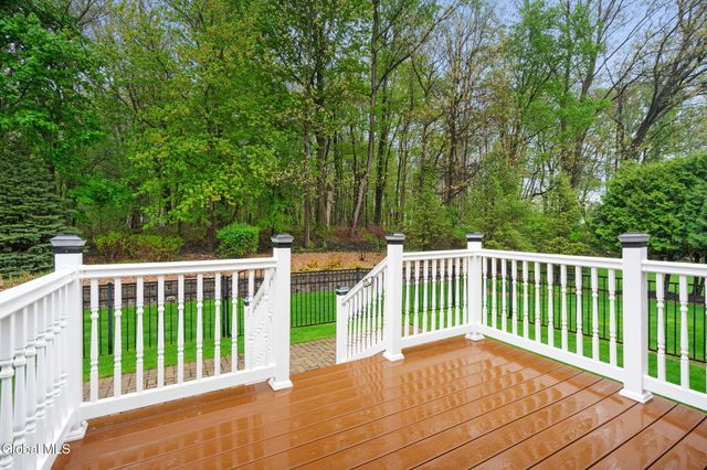 5 Brighton Drive, Clifton Park, NY 12065
