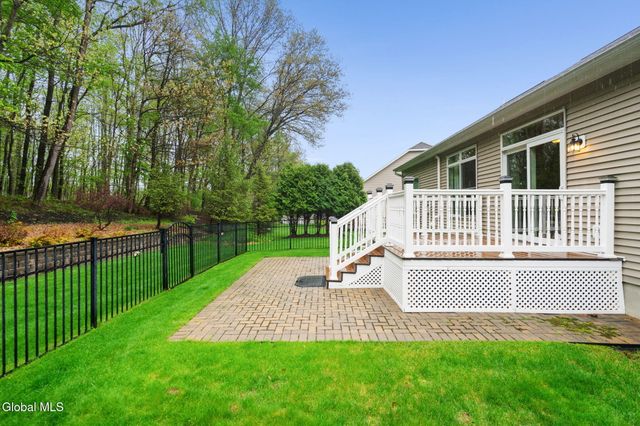5 Brighton Drive, Clifton Park, NY 12065