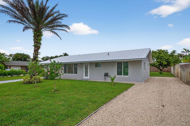 8776 SE Sandy Lane, Hobe Sound, FL 33455
