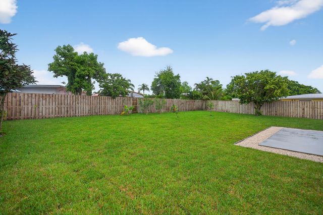 8776 SE Sandy Lane, Hobe Sound, FL 33455