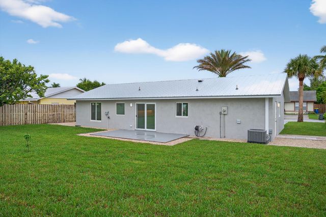 8776 SE Sandy Lane, Hobe Sound, FL 33455