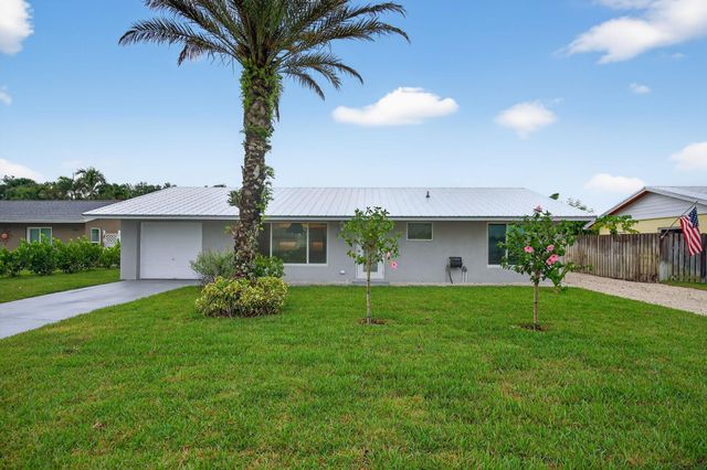 8776 SE Sandy Lane, Hobe Sound, FL 33455