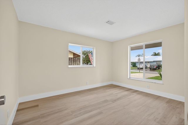 8776 SE Sandy Lane, Hobe Sound, FL 33455
