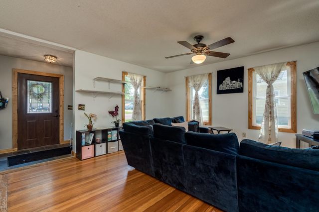 415 8th Street N, Mountain Lake, MN 56159