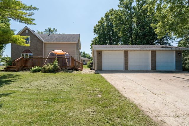 415 8th Street N, Mountain Lake, MN 56159