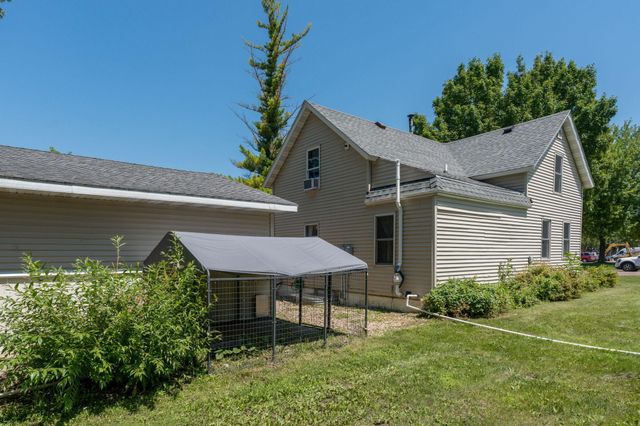 415 8th Street N, Mountain Lake, MN 56159