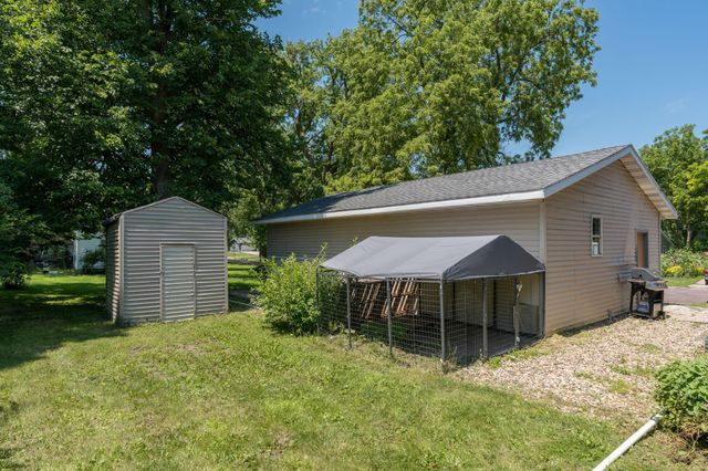 415 8th Street N, Mountain Lake, MN 56159