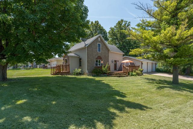 415 8th Street N, Mountain Lake, MN 56159