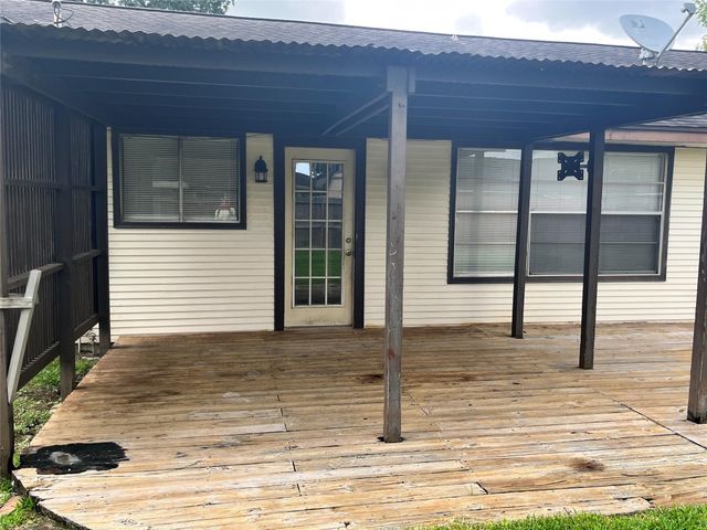 9910 Stonemont Road, La Porte, TX 77571
