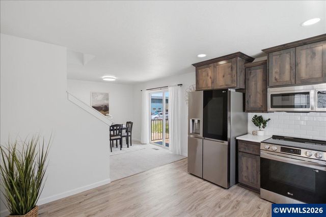 337 N 18th St, Philomath, OR 97370