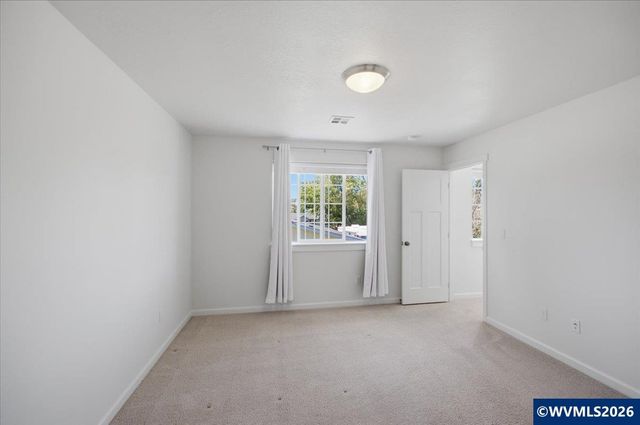 337 N 18th St, Philomath, OR 97370