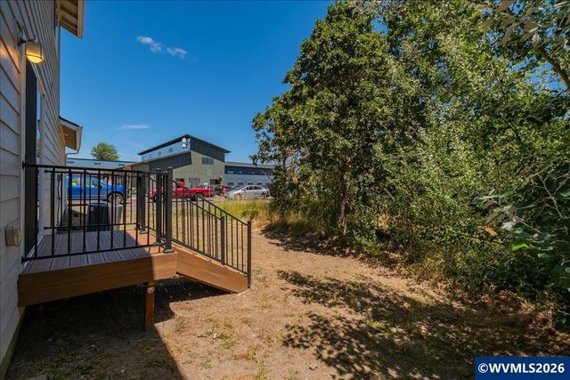 337 N 18th St, Philomath, OR 97370