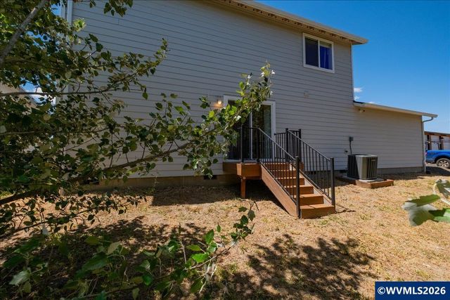 337 N 18th St, Philomath, OR 97370