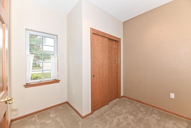 5332 S Butterfield WAY, Greenfield, WI 53221