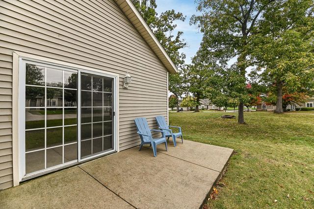 5332 S Butterfield WAY, Greenfield, WI 53221