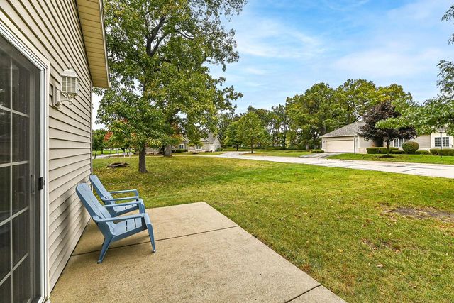 5332 S Butterfield WAY, Greenfield, WI 53221