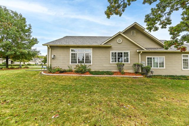 5332 S Butterfield WAY, Greenfield, WI 53221