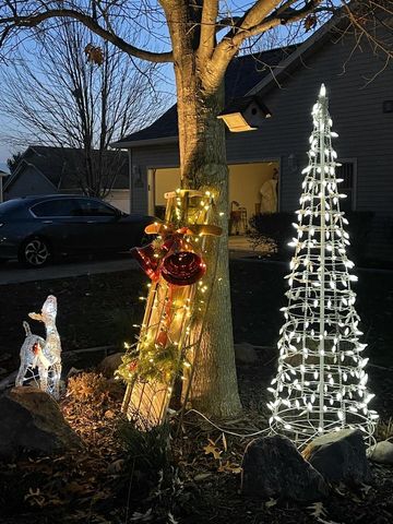 5332 S Butterfield WAY, Greenfield, WI 53221